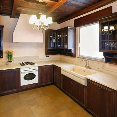Luxury Tragurium Prestige With Pool Апартаменты Слатине