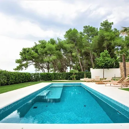 Luxury Tragurium Prestige With Pool *