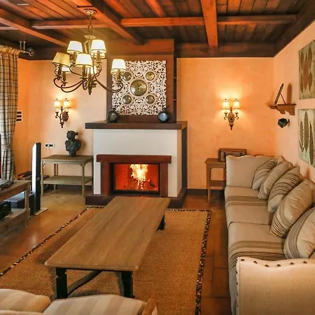 Luxury Tragurium Prestige With Pool Апартаменты *